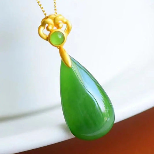 Charming Silver Necklace for Any Occasion