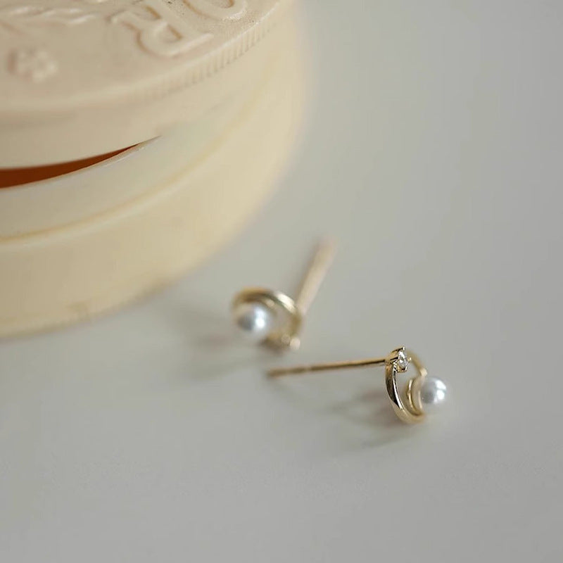 Classic Pearl Earring with Timeless Appeal