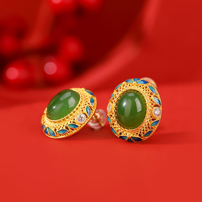 Classic Gold Earring with Timeless Appeal
