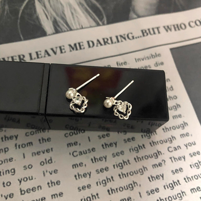 Charming Pearl Earring for Any Occasion