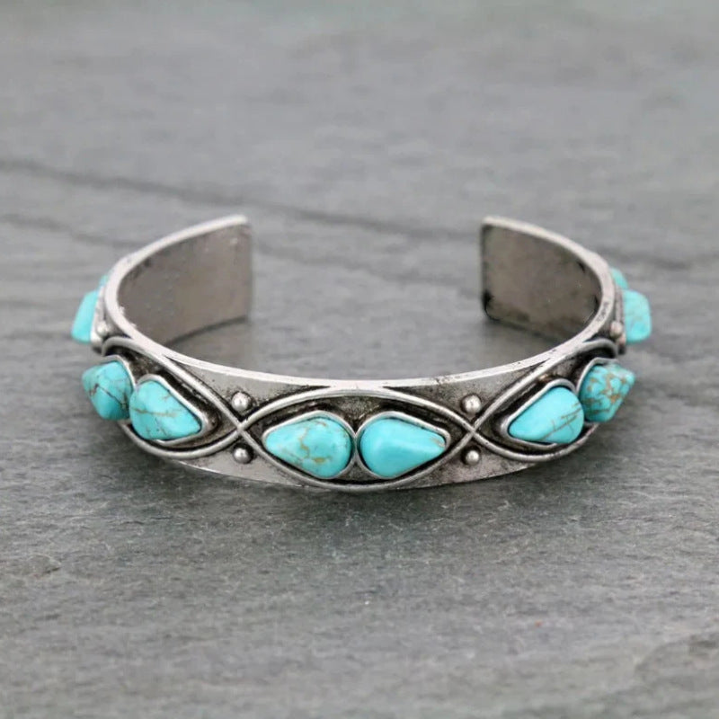 Charming Bracelet for Any Occasion