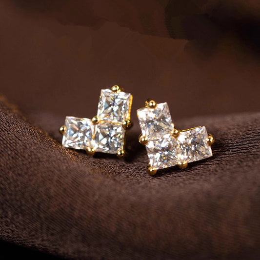 Charming Earring for Any Occasion
