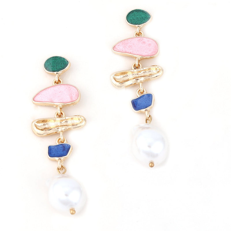 Classic Pearl Earring with Timeless Appeal