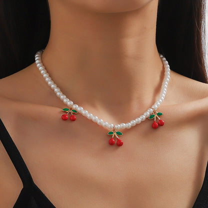 Classic Pearl Necklace with Timeless Appeal