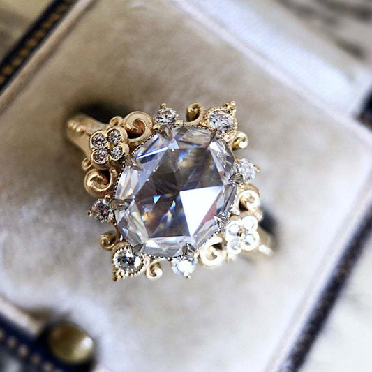 Charming Gold Ring for Any Occasion