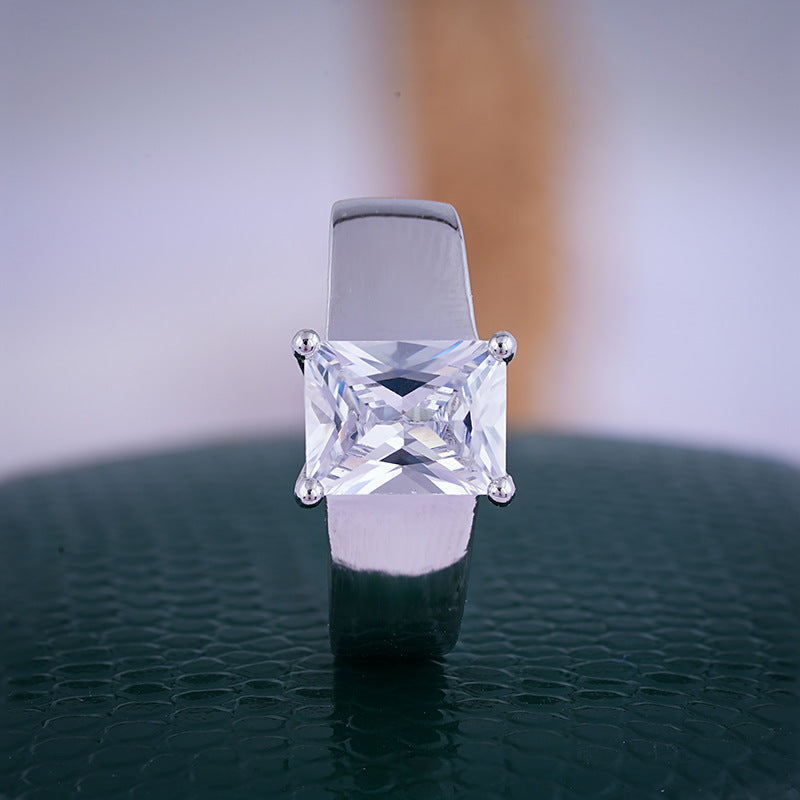Classic Gold Ring with Timeless Appeal