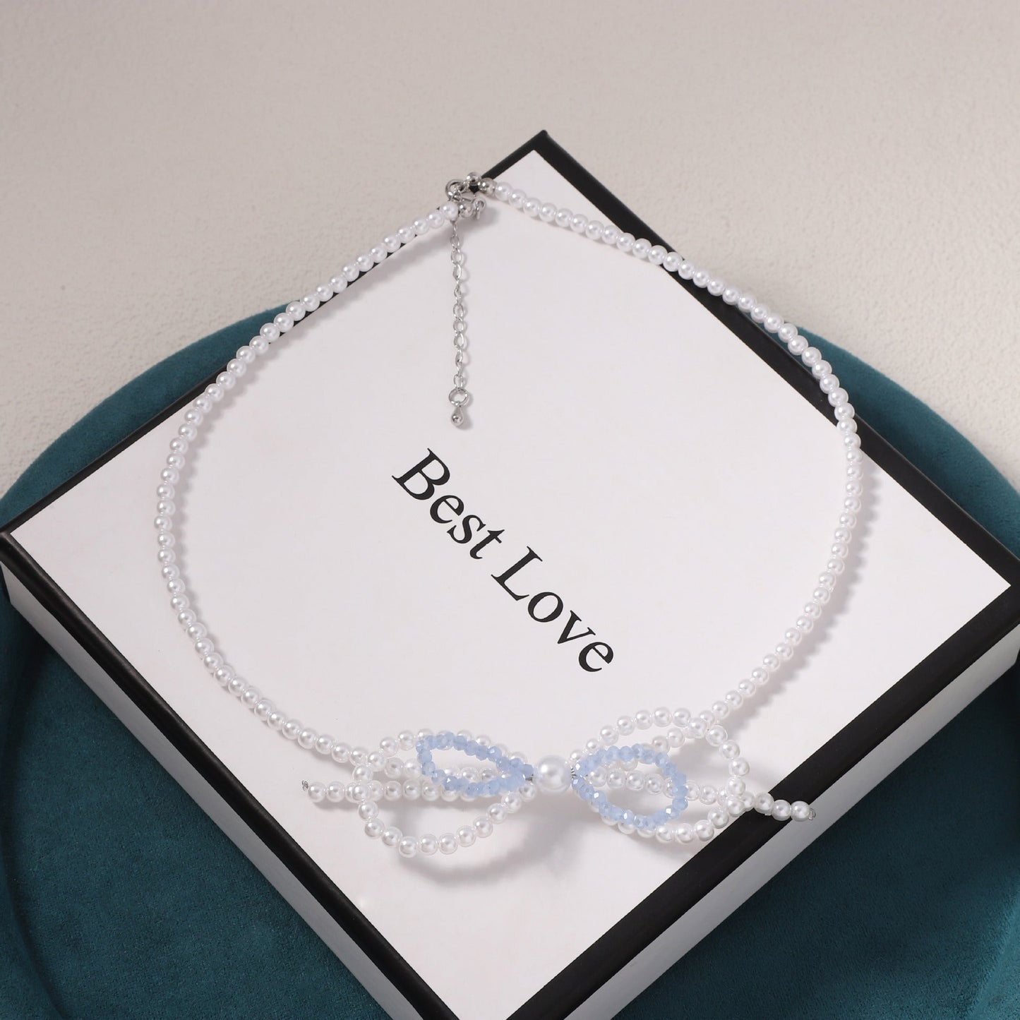 Stunning Pearl Necklace for Daily Wear