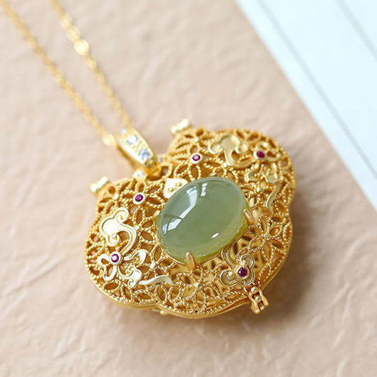 Stunning Gold Necklace for Daily Wear
