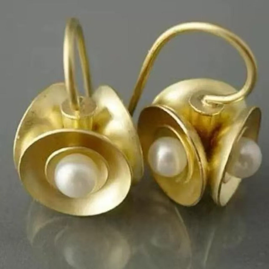 Beautiful Gold Earring with Unique Style