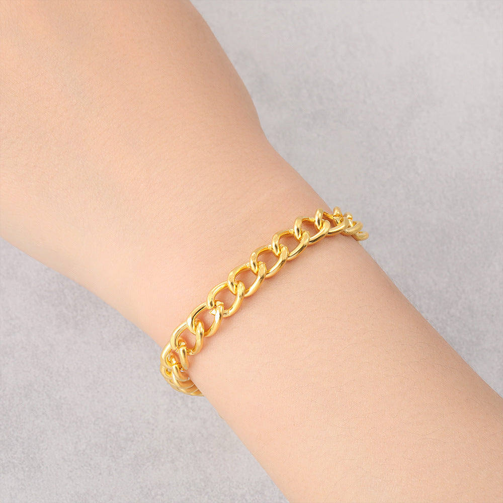 Charming Gold Bracelet for Any Occasion