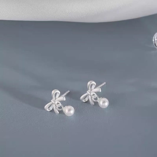 Stunning Pearl Earring for Daily Wear