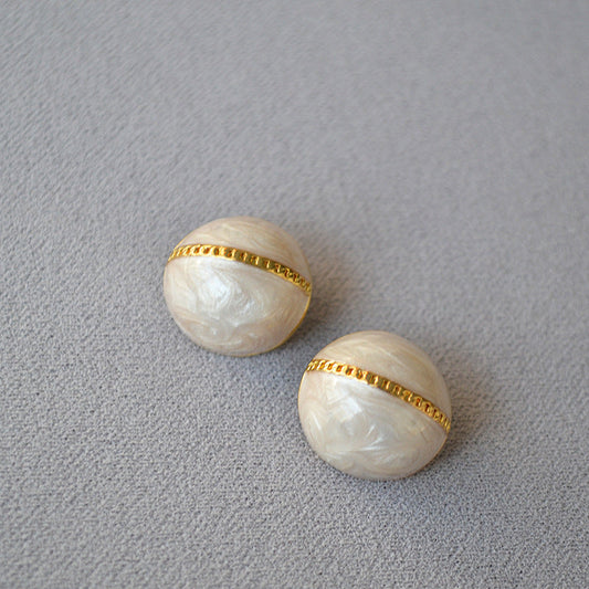 Delicate Artisan Gold Earring