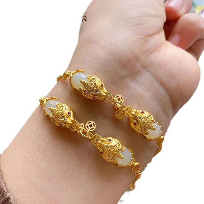 Charming Silver Bracelet for Any Occasion