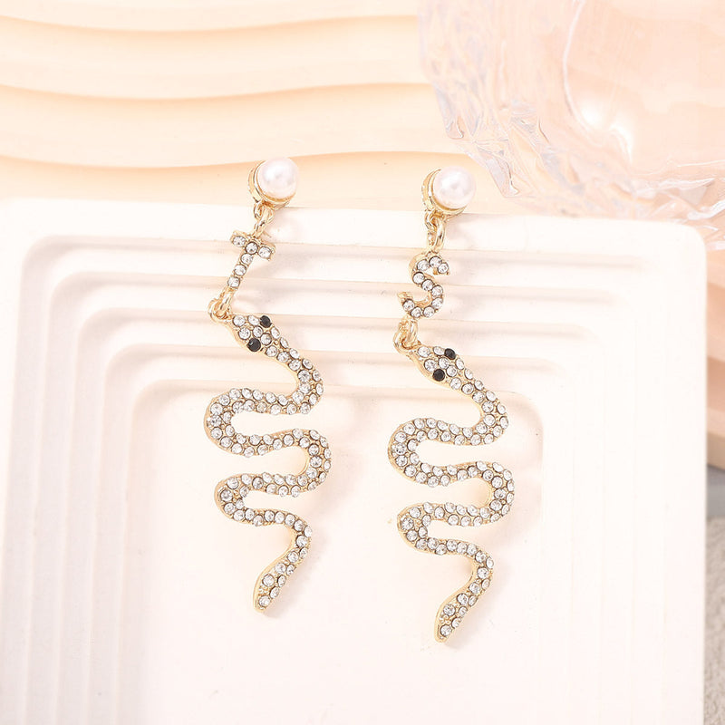 Romantic Pearl Earring for Special Moments