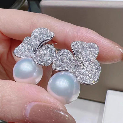 Beautiful Pearl Earring with Unique Style