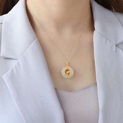 Beautiful Gold Necklace with Unique Style