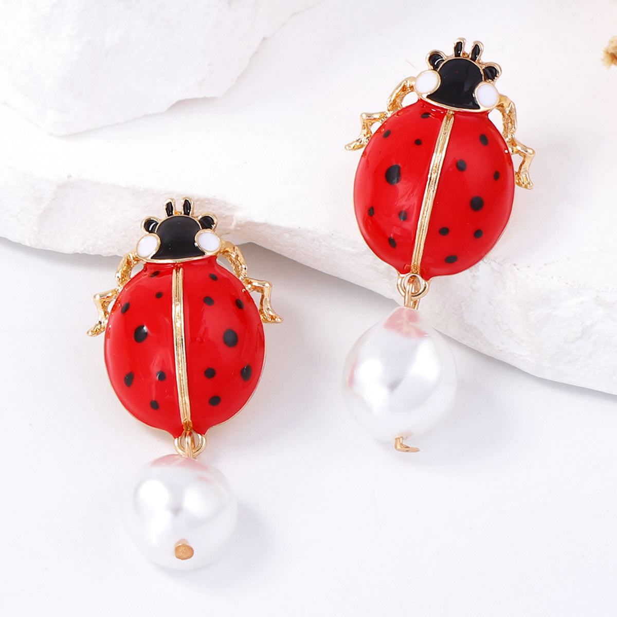 Beautiful Pearl Earring with Unique Style