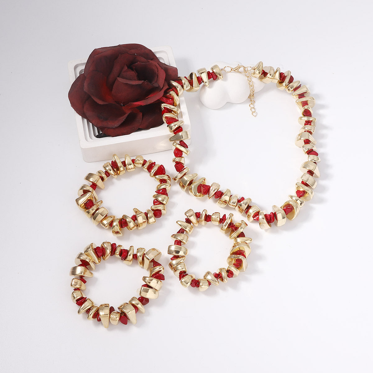 Charming Gold Set for Any Occasion