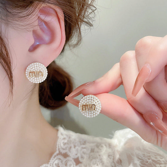 Romantic Pearl Earring for Special Moments