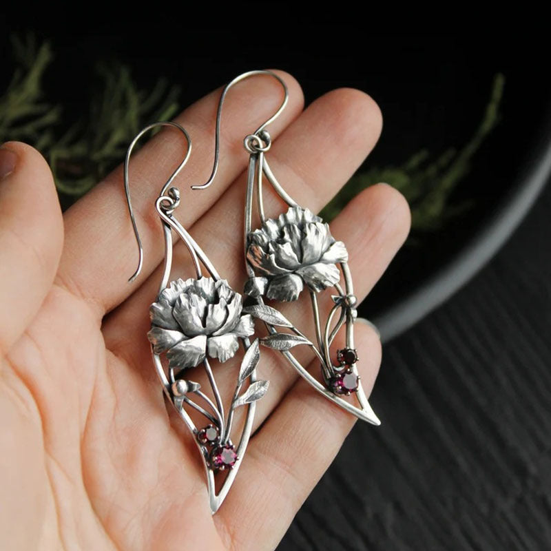 Romantic Silver Earring for Special Moments