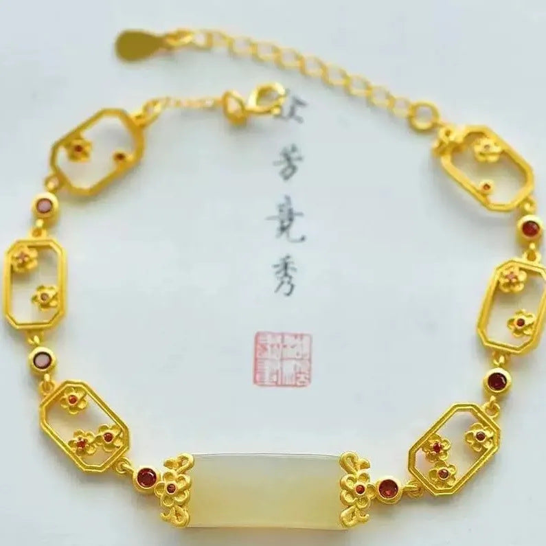 Classic Silver Bracelet with Timeless Appeal