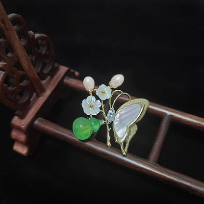 Classic Pearl Piece with Timeless Appeal
