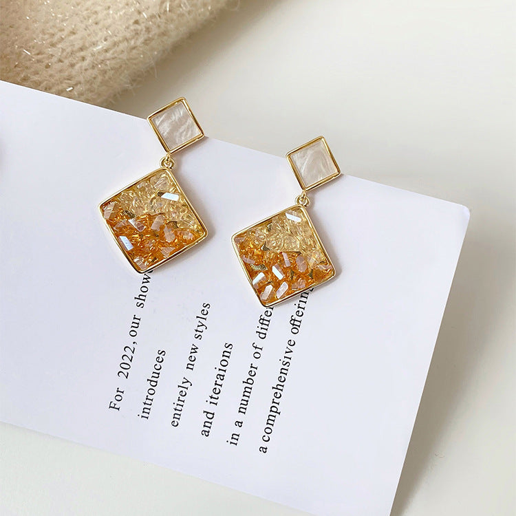 Charming Earring for Any Occasion