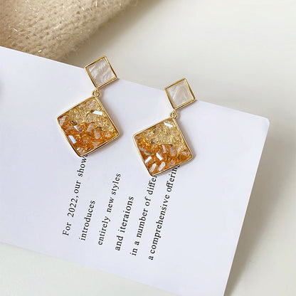 Charming Earring for Any Occasion