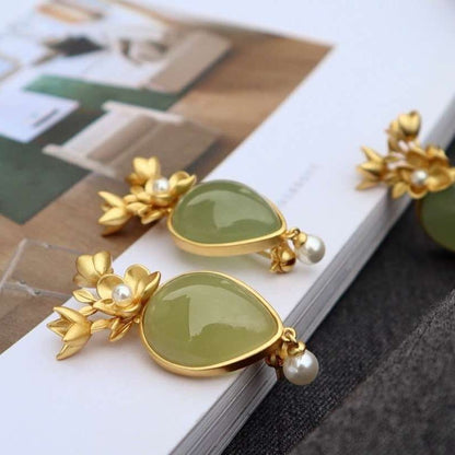 Beautiful Gold Necklace with Unique Style
