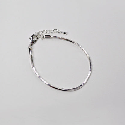 Romantic Gold Bracelet for Special Moments