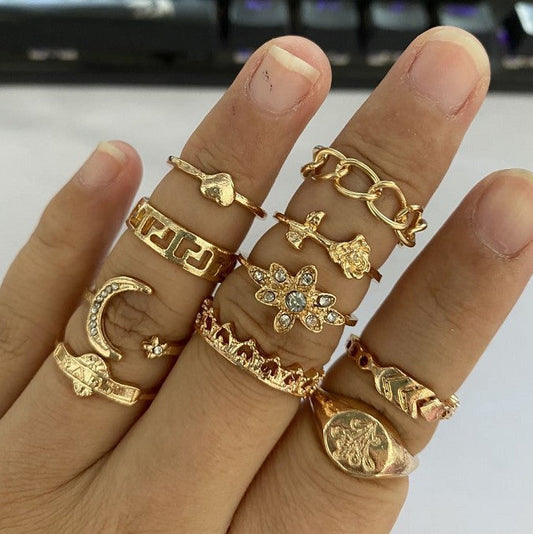Classic Gold Ring with Timeless Appeal