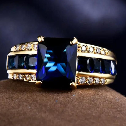 Classic Gold Ring with Timeless Appeal