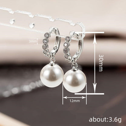 Classic Pearl Earring with Timeless Appeal