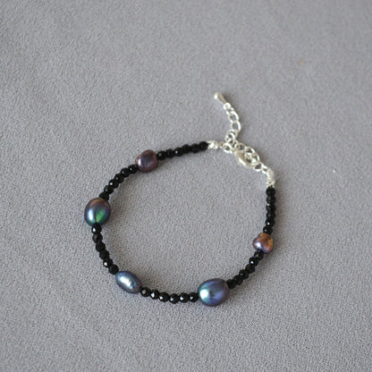 Romantic Pearl Necklace for Special Moments