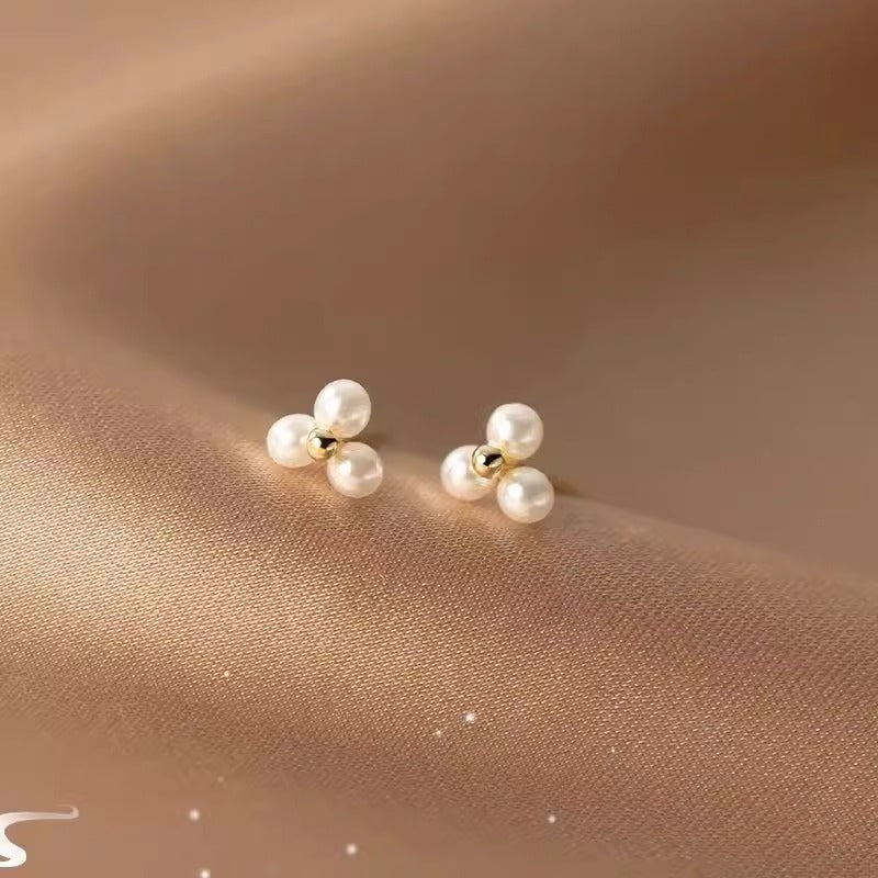 Stunning Pearl Earring for Daily Wear