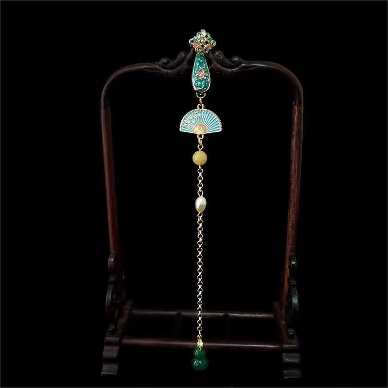 Classic Pearl Pendant with Timeless Appeal