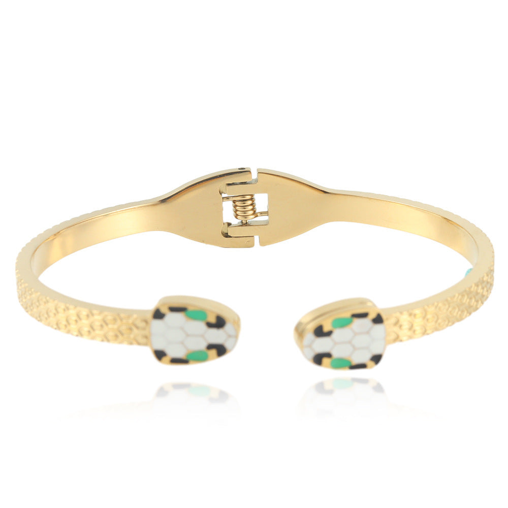 Beautiful Bracelet with Unique Style