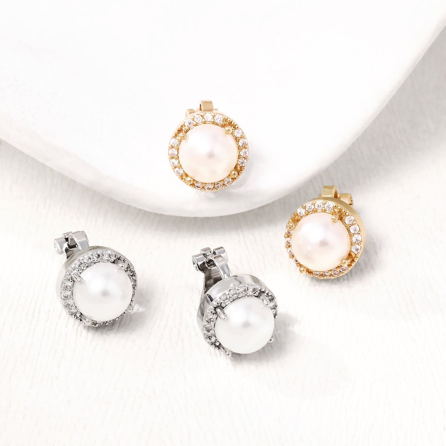 Stunning Pearl Earring for Daily Wear