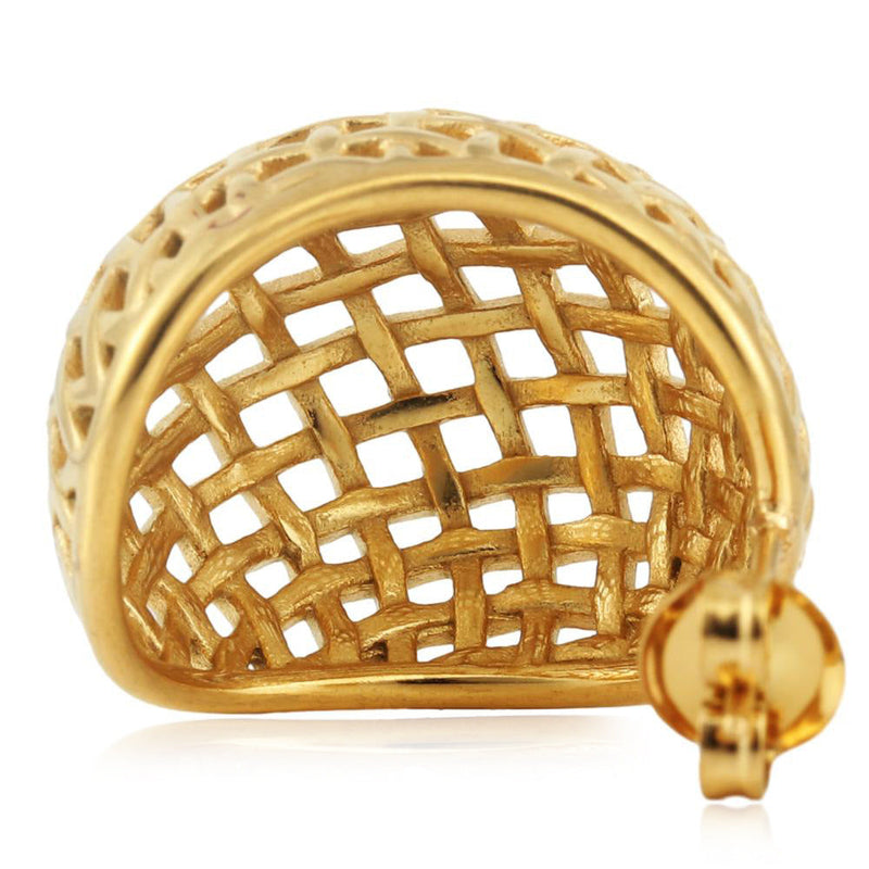 Classic Gold Earring with Timeless Appeal