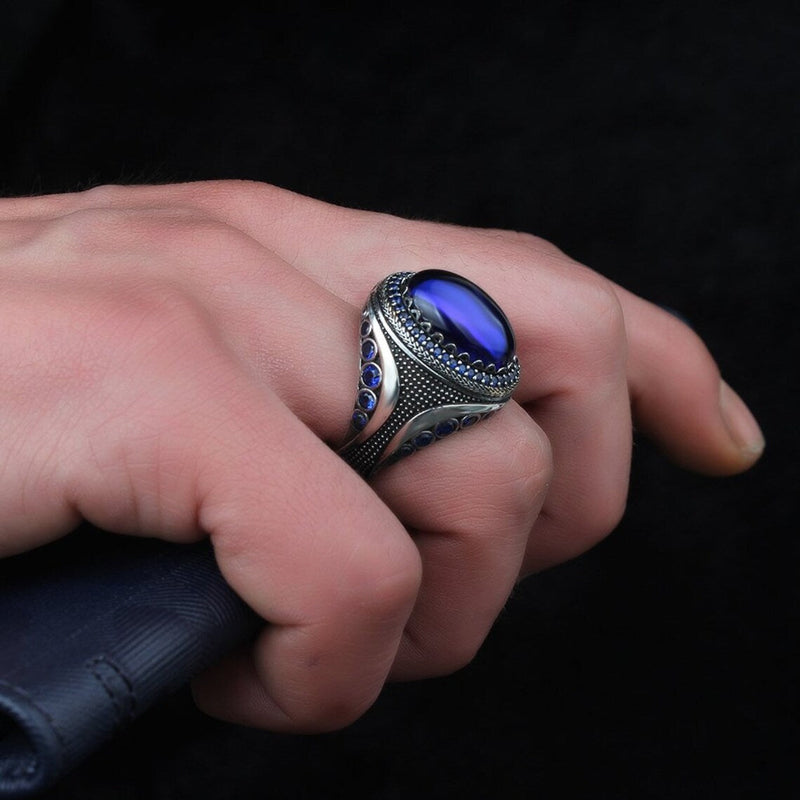 Classic Silver Ring with Timeless Appeal