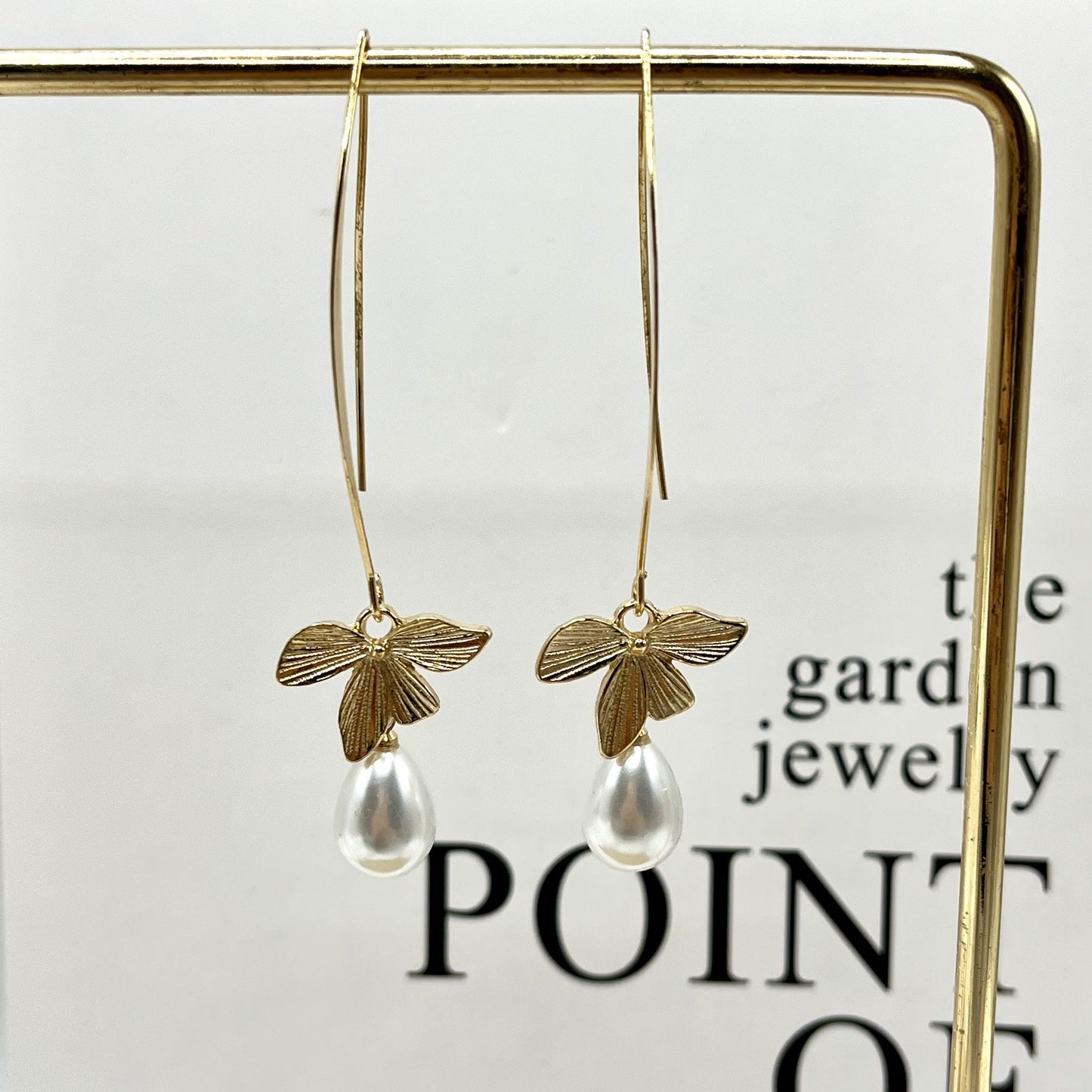 Classic Pearl Earring with Timeless Appeal