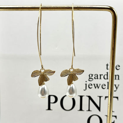 Classic Pearl Earring with Timeless Appeal