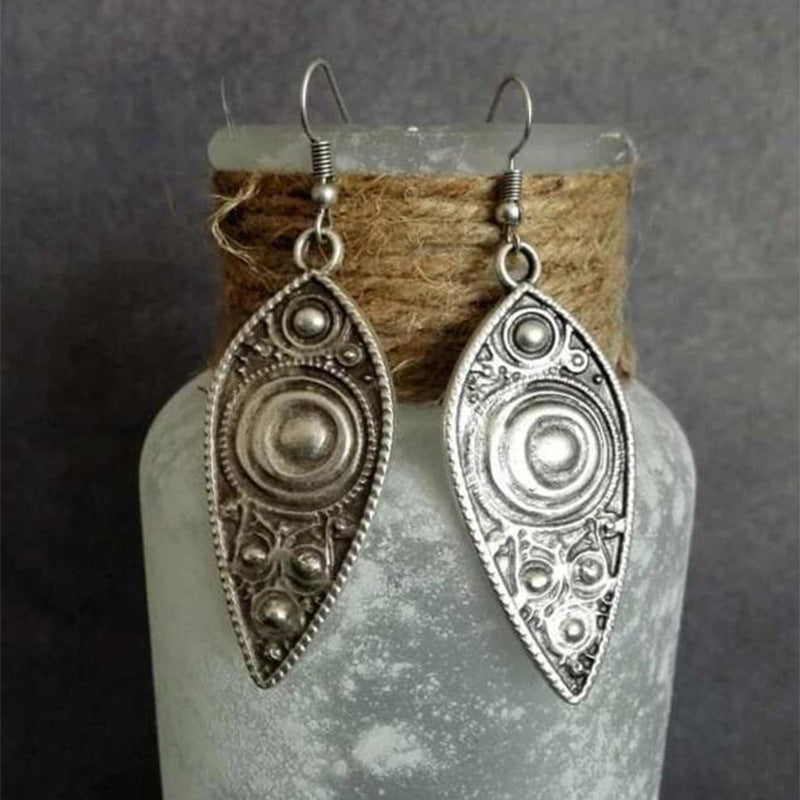 Romantic Silver Earring for Special Moments