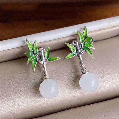 Beautiful Silver Earring with Unique Style