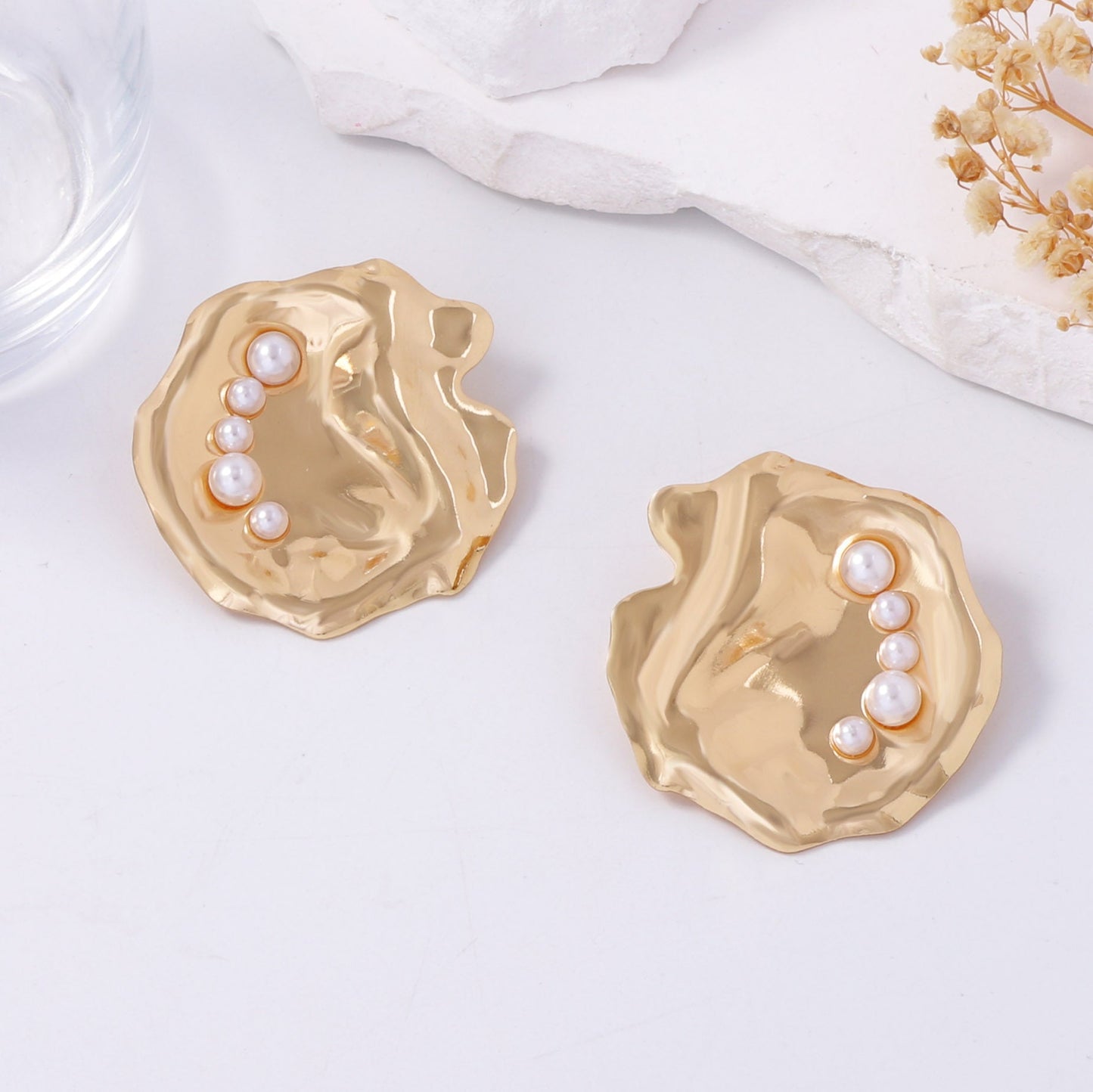 Charming Pearl Earring for Any Occasion