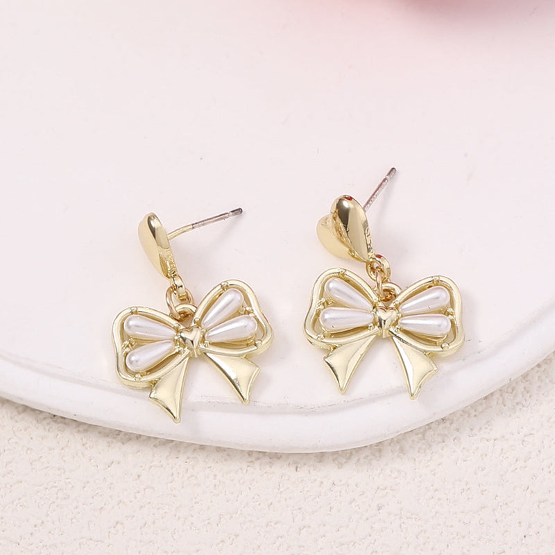 Classic Pearl Earring with Timeless Appeal