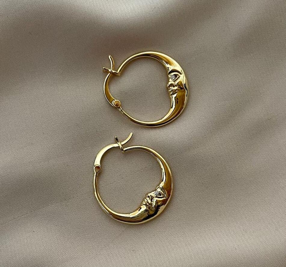 Charming Earring for Any Occasion