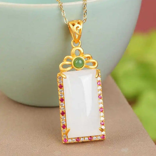 Romantic Gold Necklace for Special Moments