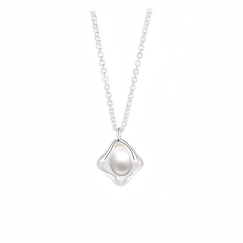 Charming Pearl Necklace for Any Occasion