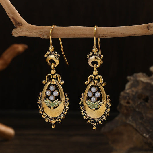 Classic Earring with Timeless Appeal